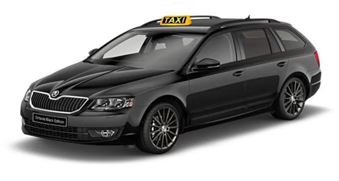 Schwarzer Škoda Octavia Combi mit Taxi-Schild